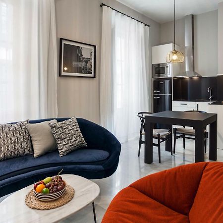 Apartamentos One Shot Conde De Torrejon Seville Luaran gambar