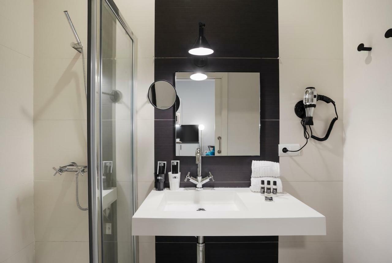 Apartamentos One Shot Conde De Torrejon Seville Luaran gambar