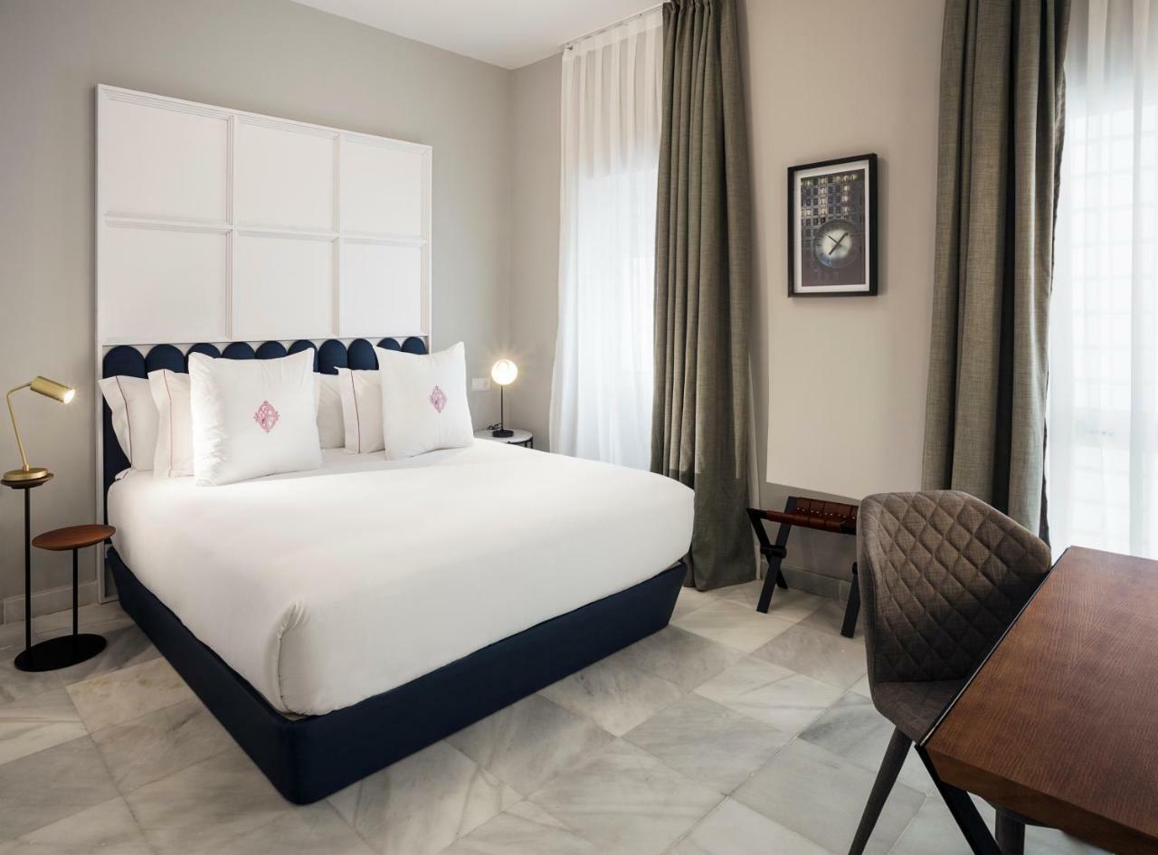 Apartamentos One Shot Conde De Torrejon Seville Luaran gambar