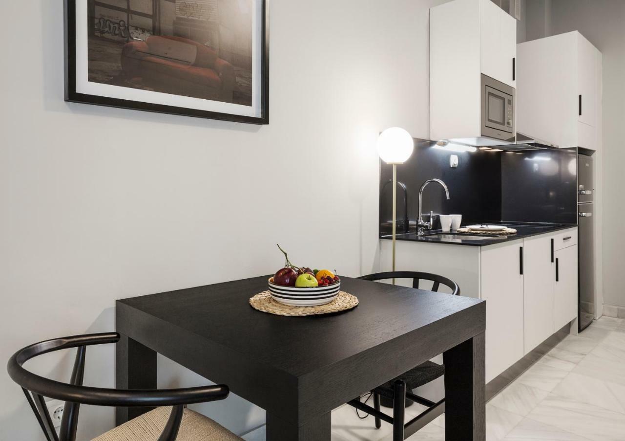 Apartamentos One Shot Conde De Torrejon Seville Luaran gambar