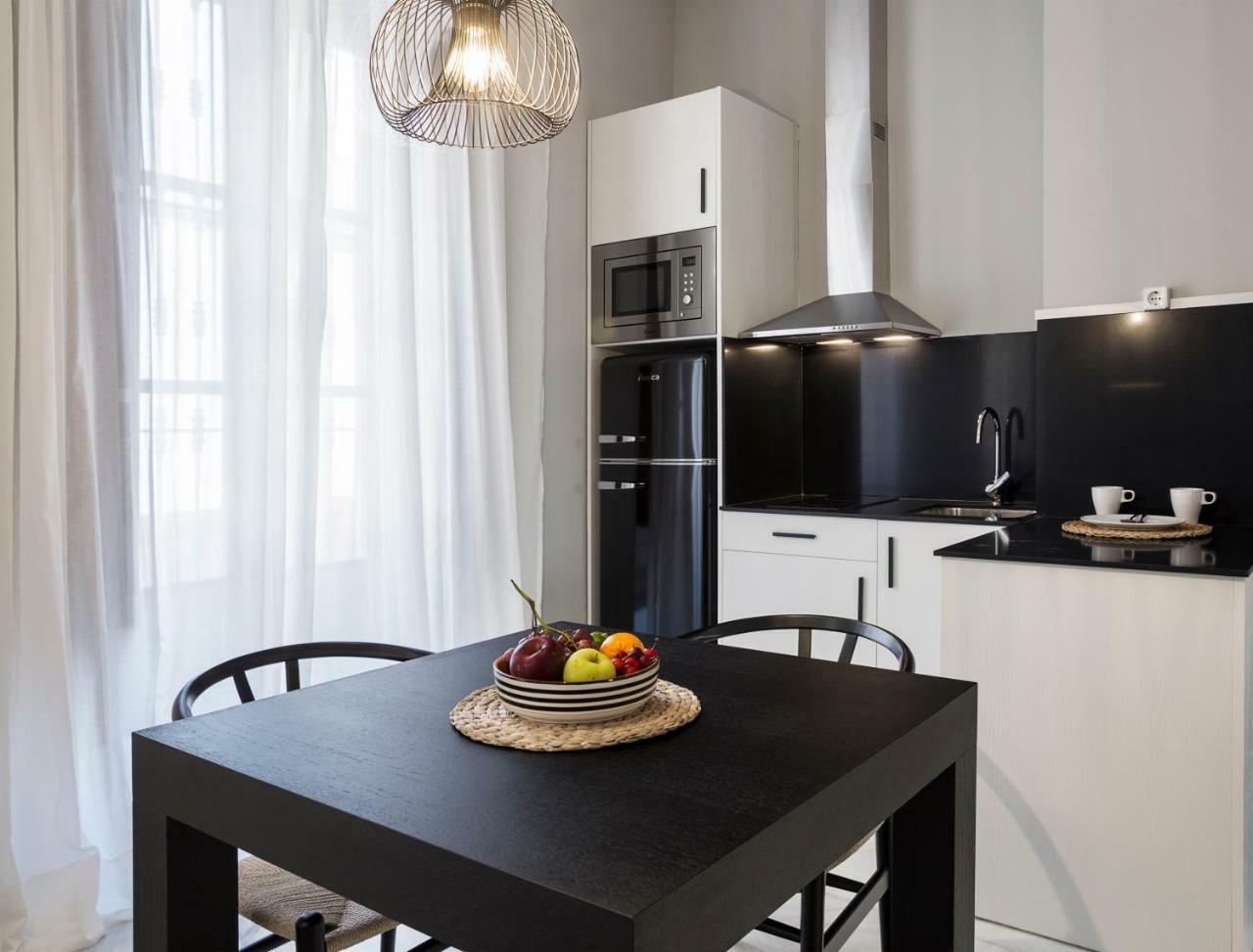 Apartamentos One Shot Conde De Torrejon Seville Luaran gambar