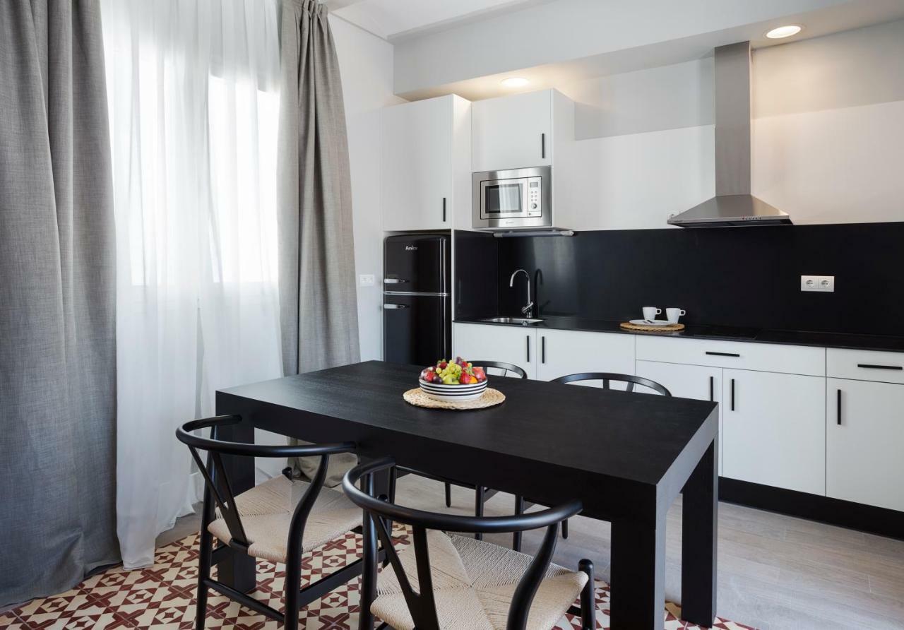 Apartamentos One Shot Conde De Torrejon Seville Luaran gambar